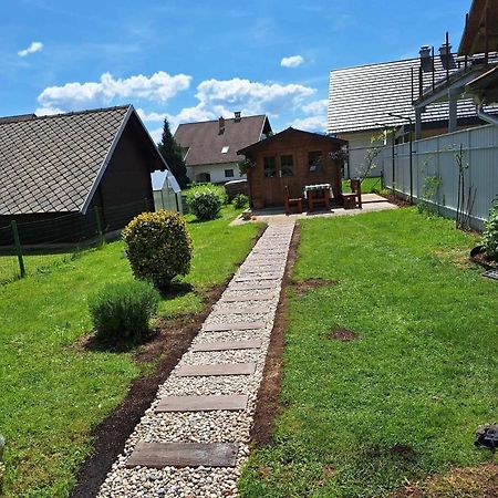 Apartma Juli Zirovnica Bagian luar foto