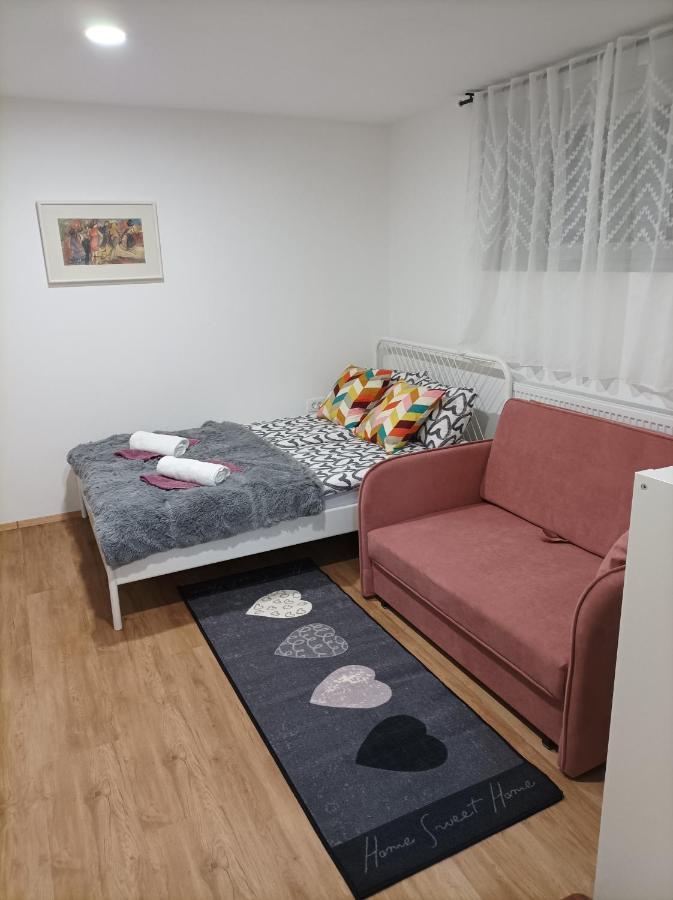 Apartma Juli Zirovnica Bagian luar foto